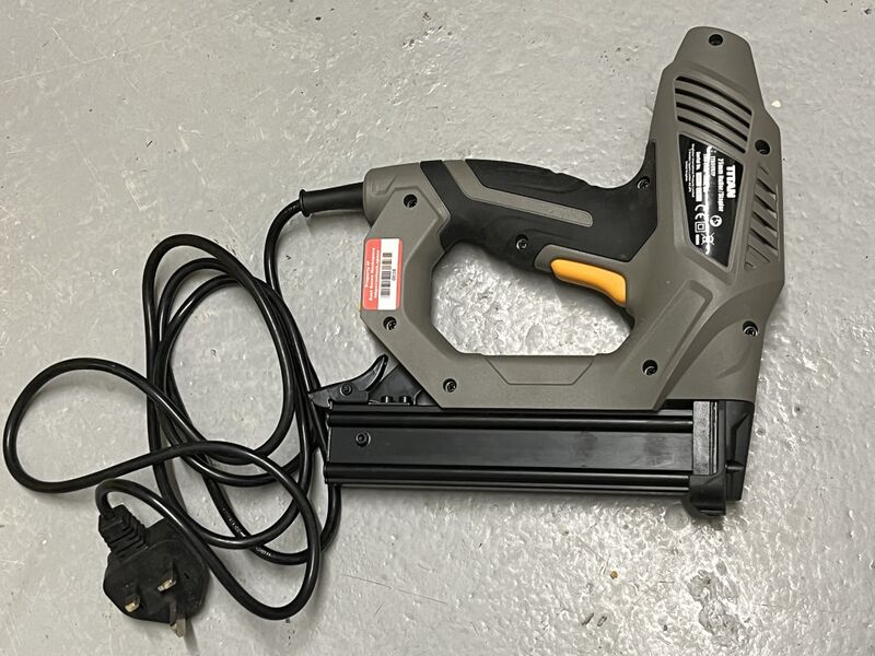 File:Titan 25mm Corded Nailer-Stapler TTB517STP.jpg