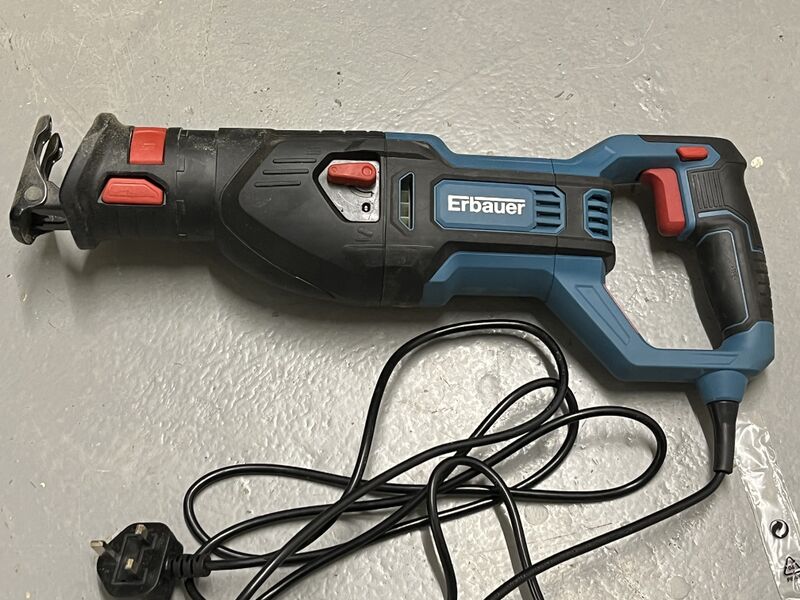 File:Erbauer ERS1100 1100W Electric Reciprocating Saw.jpg